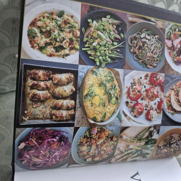 Williams Sonoma Vegetable of the Day Cookbook - Picture 4 of 8